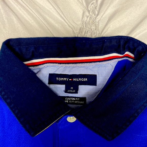 Tommy Hilfiger size M - Picture 4 of 4